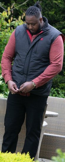 D555 FELIPE Zip Through Padded Gilet With Contrast Colour Lining And Rubber Badge Black - Kurtki Męskie Duże Rozmiary - Kurtki Duże rozmiary 2XL-8XL