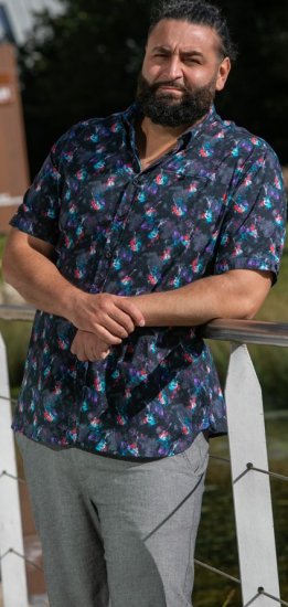 D555 Farnborough Short Sleeve Guitar AOP Shirt With Hidden Button Down Black - Koszule - Koszule 2XL-10XL