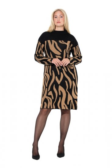 Ulla Popken 845378 Dzianinowa sukienka w zwierzęcy wzór Beżowa - Sukienki wieczorowe - Wieczorowe sukienki plus size