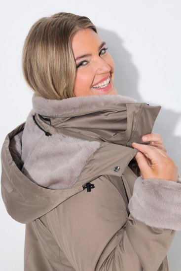 Ulla Popken 850509 Kurtka ze sztucznego futra Taupe - Kurtki - Kurtki dla kobiet w dużych rozmiarach