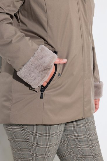 Ulla Popken 850509 Kurtka ze sztucznego futra Taupe - Kurtki - Kurtki dla kobiet w dużych rozmiarach