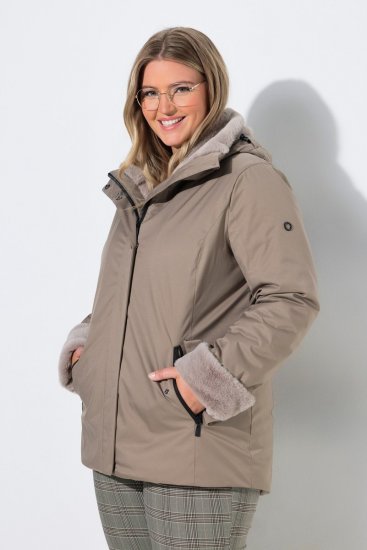 Ulla Popken 850509 Kurtka ze sztucznego futra Taupe - Kurtki - Kurtki dla kobiet w dużych rozmiarach