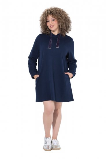 Ulla Popken 853652 Aksamitna sukienka z kapturem Granatowa - Sukienki wieczorowe - Wieczorowe sukienki plus size