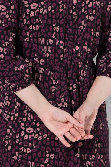 Ulla Popken 855270 Wzorzysta sukienka z dżerseju z dekoltem w szpic Czarna - Sukienki z dżerseju - 