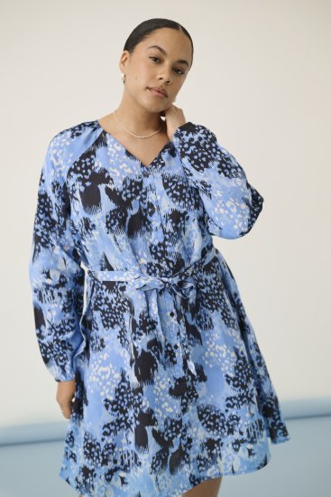 Kaffe Curve Aliana Dress Blue Flower Animal - Sukienki midi - 