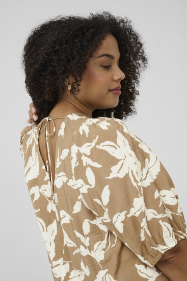 Kaffe Curve Marla Dress Oak Chalk Leaf - Sukienki midi - 