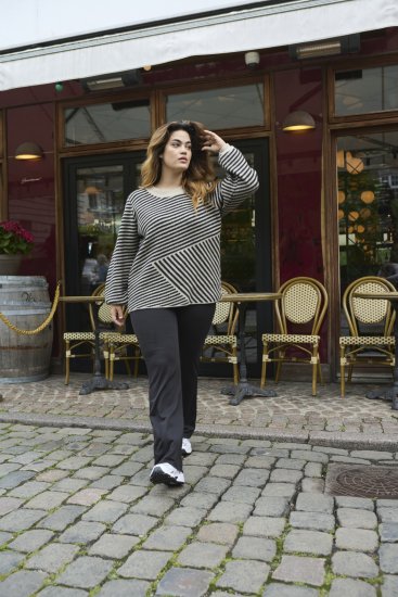 Kaffe Curve Jenna Rozszerzane legginsy Głęboka czerń - Jeansy & Spodnie w Dużych Rozmiarach – Plus Size - 