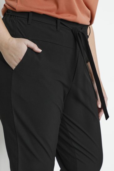 Kaffe Curve Jia Spodnie z paskiem Głęboka czerń - Jeansy & Spodnie w Dużych Rozmiarach – Plus Size - 