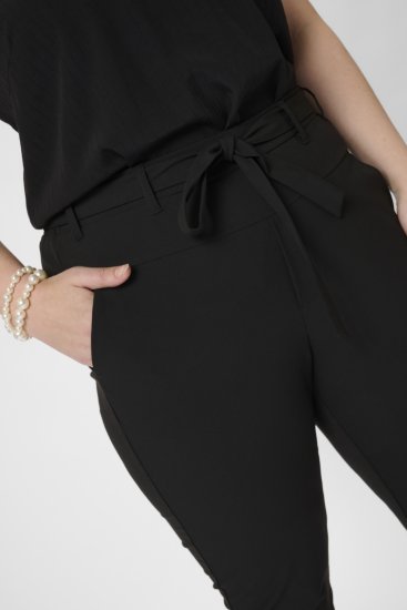 Kaffe Curve Jia Spodnie z paskiem Głęboka czerń - Jeansy & Spodnie w Dużych Rozmiarach – Plus Size - 