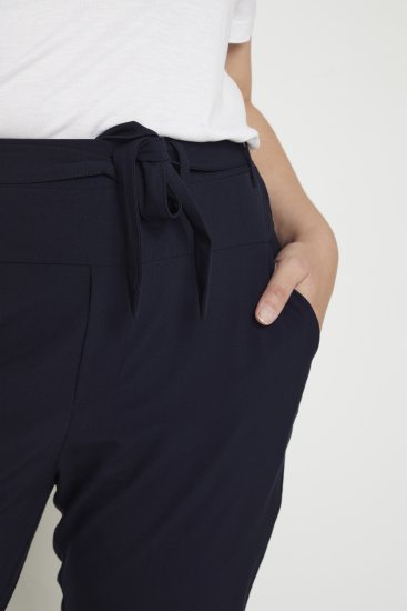 Kaffe Curve Jia Spodnie z paskiem Północny granat - Jeansy & Spodnie w Dużych Rozmiarach – Plus Size - 