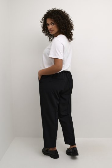 Kaffe Curve Sakira Spodnie cropped Głęboka czerń - Jeansy & Spodnie w Dużych Rozmiarach – Plus Size - 