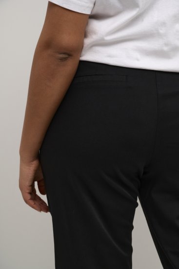 Kaffe Curve Leana Spodnie Chino 7/8 Głęboka Czerń - Jeansy & Spodnie w Dużych Rozmiarach – Plus Size - 