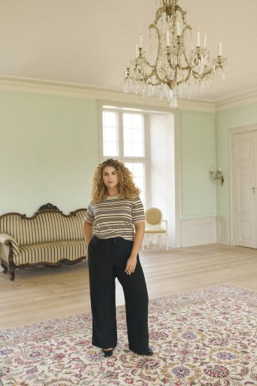 Kaffe Curve Lizzy Sweter w paski Beżowy/Czarny - Koszulki z nadrukiem dla kobiet - 